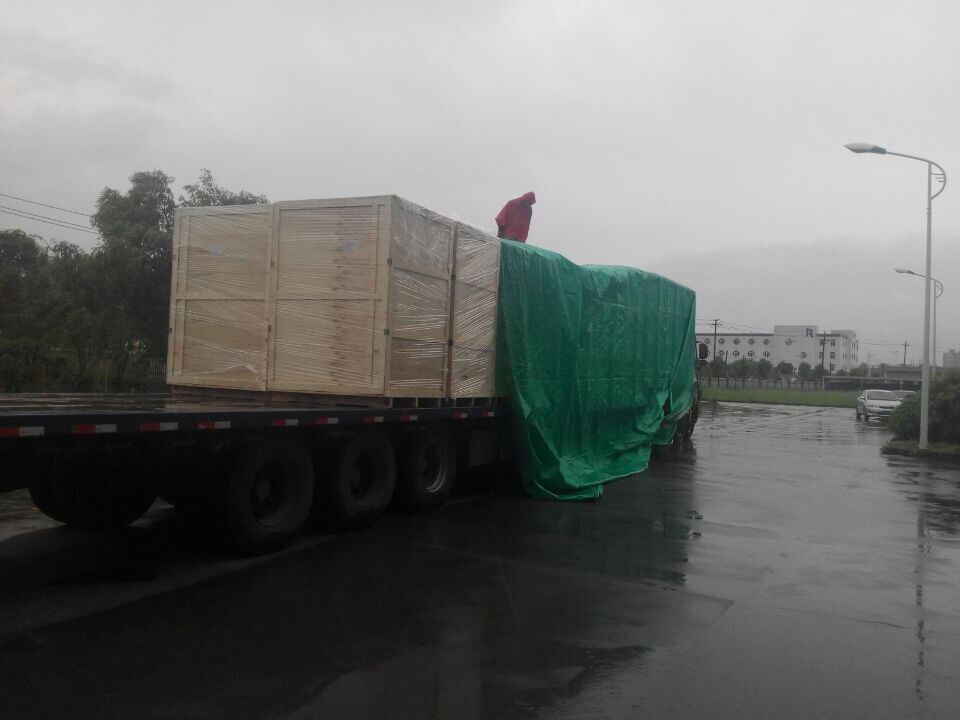 2017年6月北京創(chuàng)聯(lián)匯通電氣-雨中發(fā)貨現(xiàn)場(chǎng)，一直以顧客服務(wù)為較好